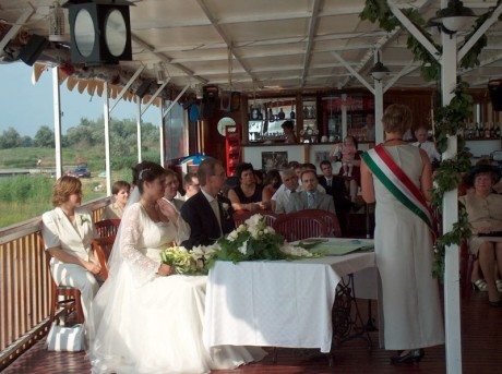 Esküvő 2003-ban